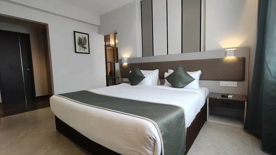 Contemporary king-bedded room at Abad Fort
