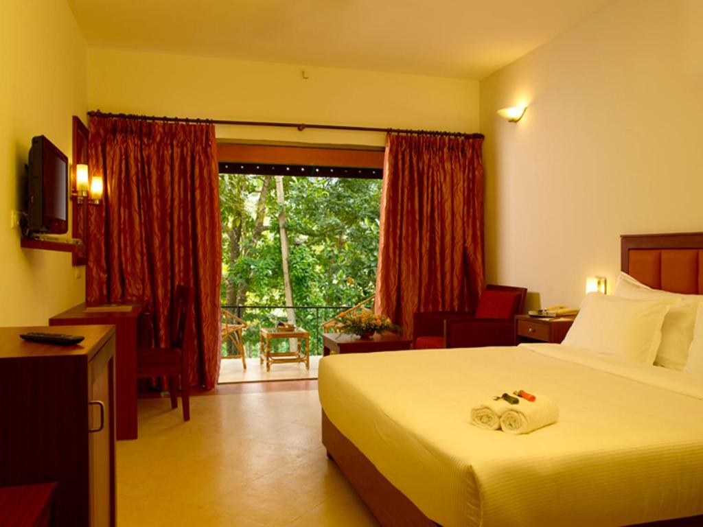 Guest room with balcony – Abad Green Forest, Thekkady