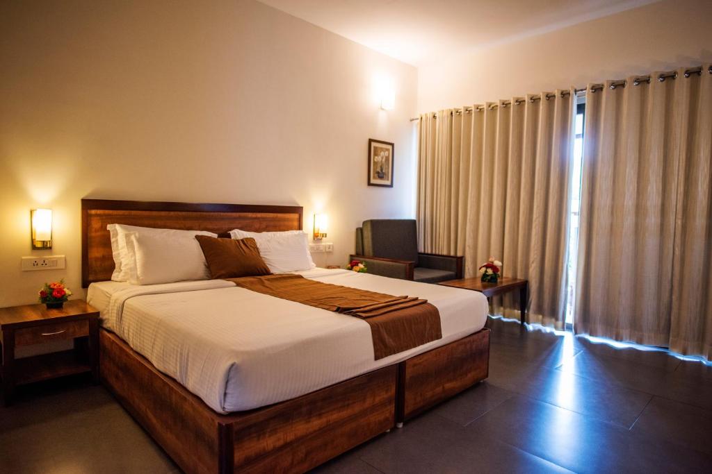 Contemporary guest room – Abad Green Forest, Thekkady