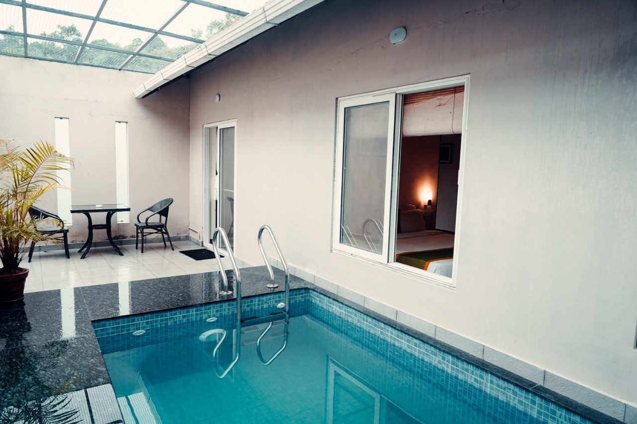 Private plunge pool – Abad Brookside Lakkidi, Wayanad