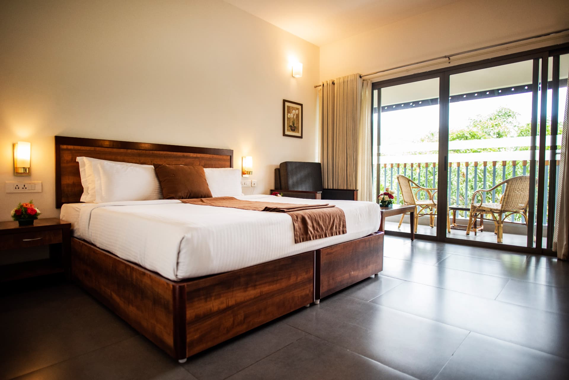 King room with balcony sit-out – Abad Green Forest, Thekkady